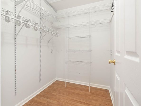 3 Persimmon Ct, Jersey City NJ 07305