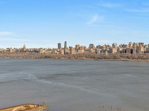 7002 Blvd East 19A, Guttenberg NJ 07093