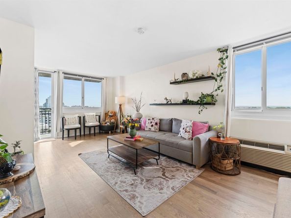 100 Manhattan Ave 1217, Union City NJ 07087