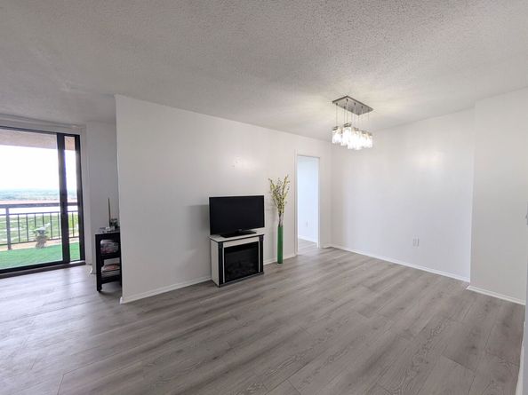 918 Harmon Cove Tower 918, Secaucus NJ 07094