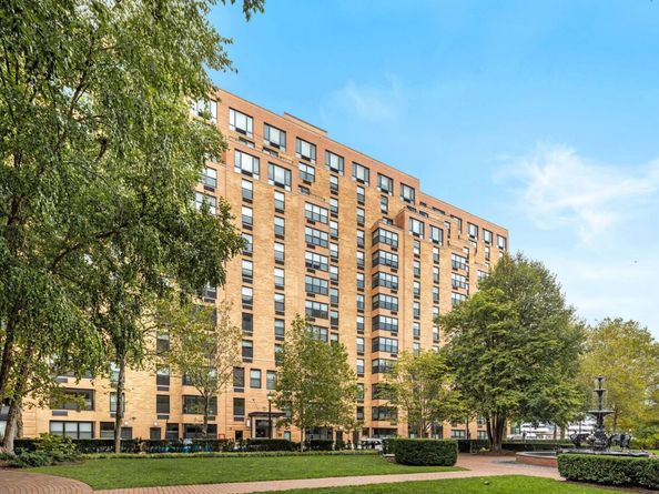 2 Constitution Ct 814, Hoboken NJ 07030