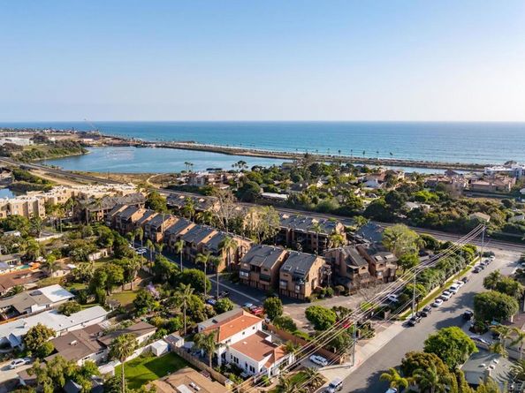 4007 Canario St Unit E, Carlsbad CA 92008