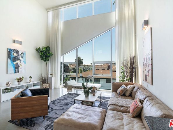 803 Wilcox Avenue 11, Los Angeles CA 90038