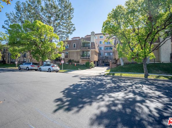 4368 W 8th Street 17, Los Angeles CA 90005