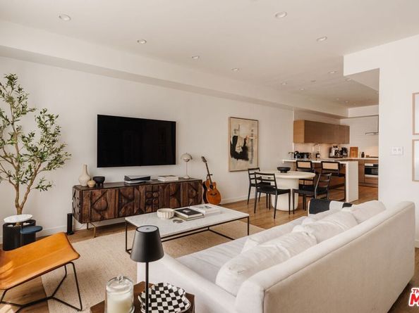 1040 N Spaulding Avenue 4, West Hollywood CA 90046