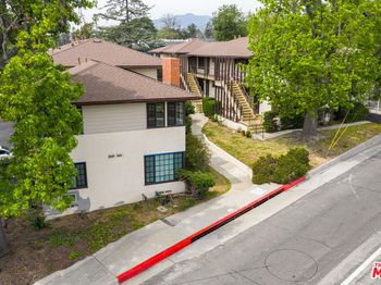 2629 Lake Avenue