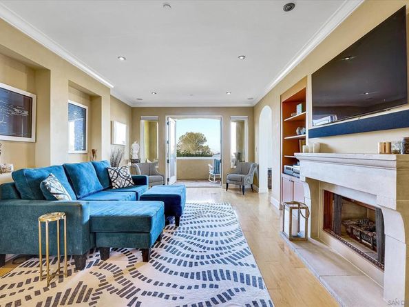 1010 Genter St 102, La Jolla CA 92037