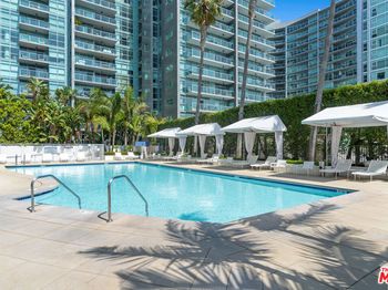 13700 Marina Pointe Drive