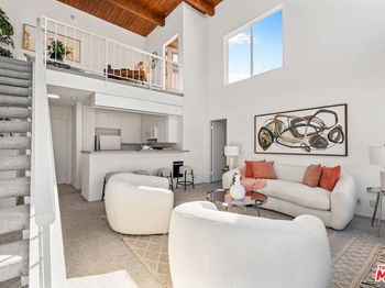 16 Quarterdeck Street