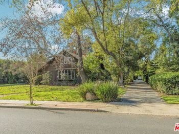 427 Country Club Drive