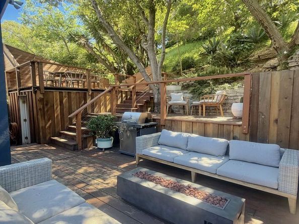8460 Kirkwood Drive, Los Angeles CA 90046