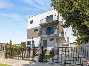 1636 Longwood Avenue