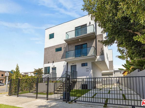 1636 Longwood Avenue, Los Angeles CA 90019