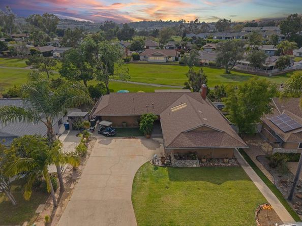 1026 La Reina, San Marcos CA 92078