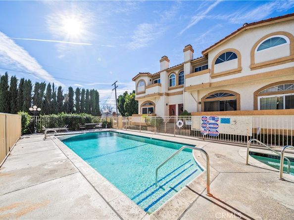 19950 Sherman Way Unit A A, Winnetka CA 91306