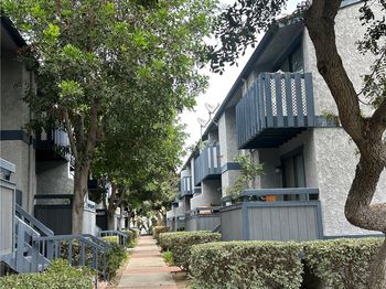 10451 10451 Mulhall Street