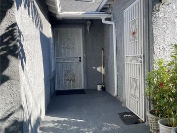 9536 Compton