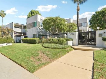 360 S Los Robles Avenue