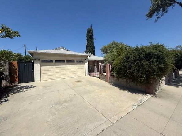 8225 Encino, Northridge CA 91325