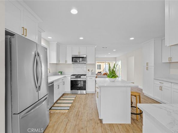 18725 Covello, Reseda CA 91335