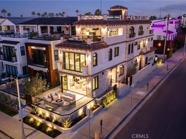 302 3rd, Huntington Beach CA 92648