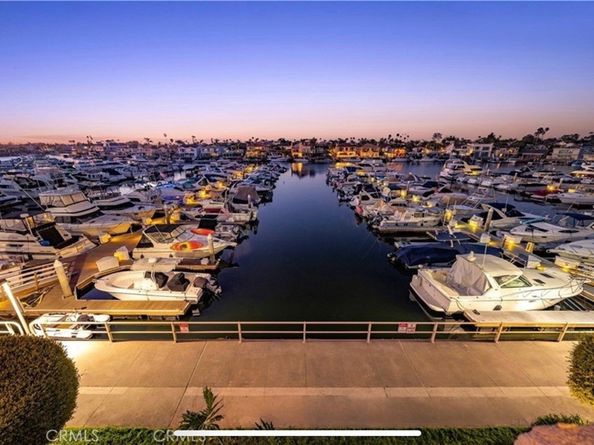 4165 Warner Avenue 202, Huntington Beach CA 92649