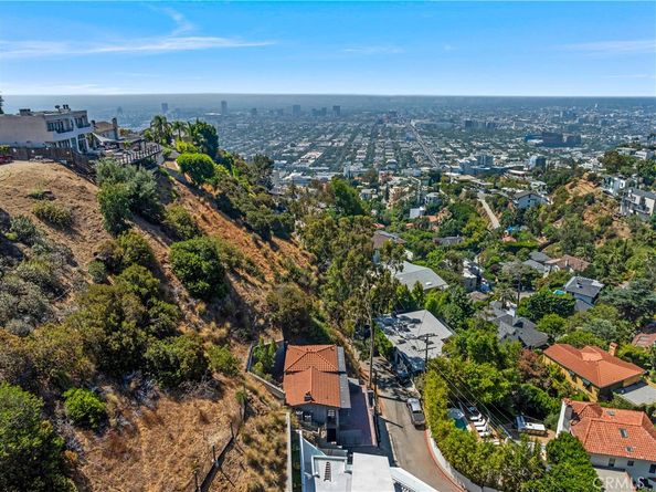 8655 Hillside, Los Angeles CA 90069