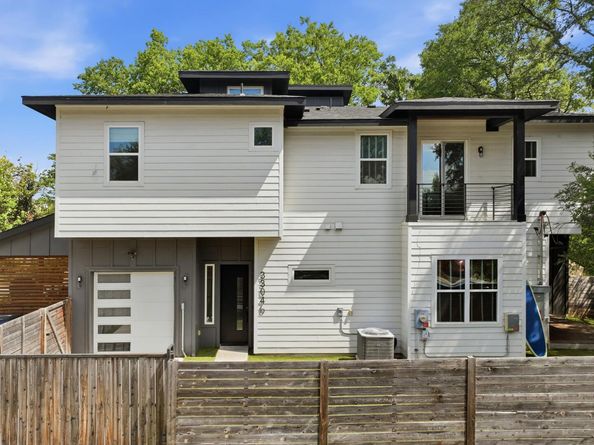 3304 E 17th ST B, Austin TX 78721