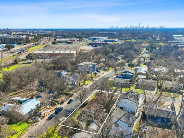 300 Irma, Austin TX 78752