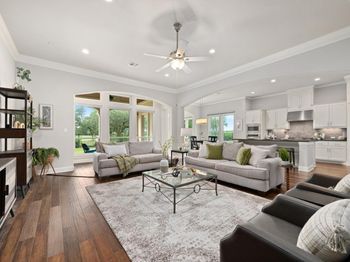 2210 University Club DR