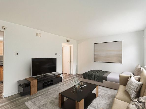 2124 Burton DR 149, Austin TX 78741