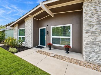 511 Arbor LN