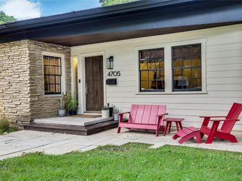 4705 Fairview DR