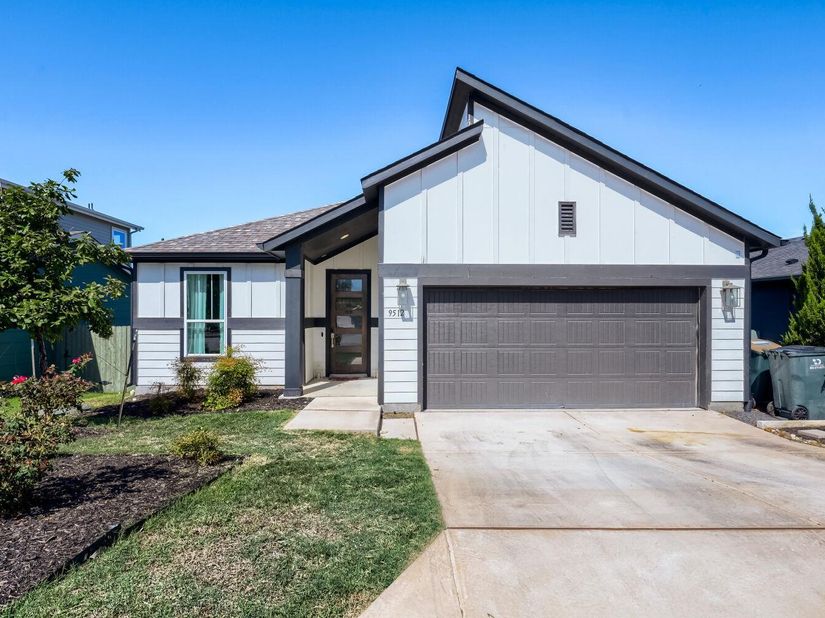 9512 Petrichor BLVD, Manor TX 78653
