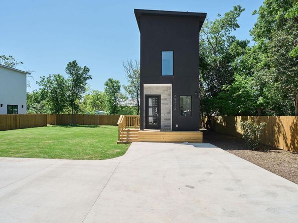 2611 Davis LN 2, Austin TX 78745
