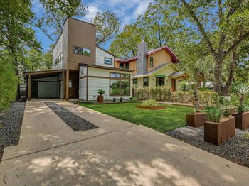 613 W Johanna ST