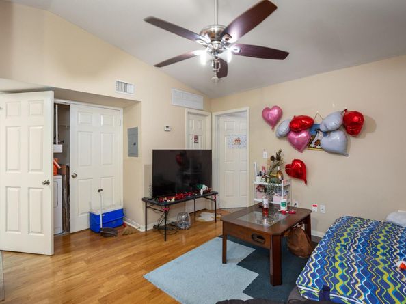 501 W 26th ST 304, Austin TX 78705