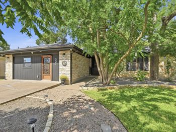 303 Pin Oak DR