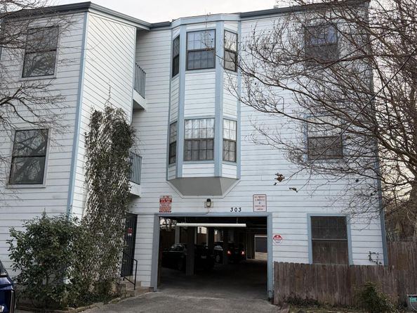 303 W 35th ST 202, Austin TX 78705