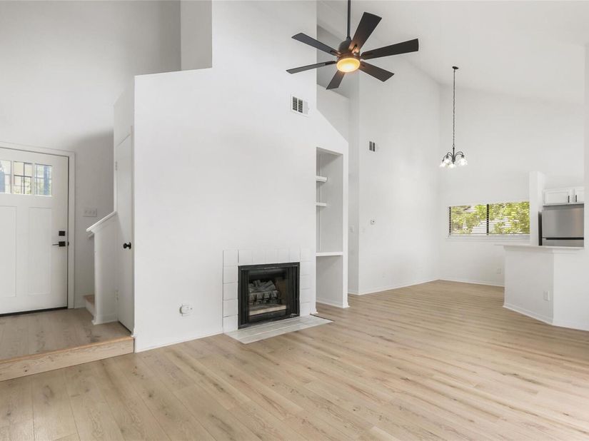 923 E 41st ST 201, Austin TX 78751