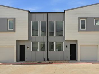 2000 Riverside Farms RD