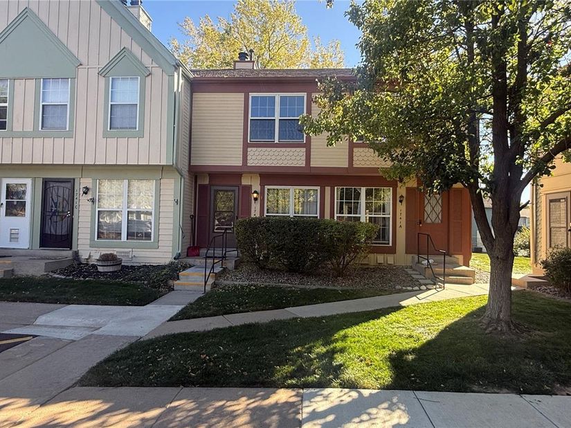 1741 S Blackhawk Way B, Aurora CO 80012