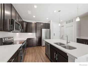 420 E Fremont Place