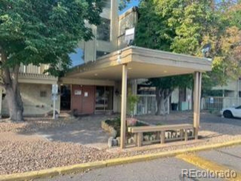 1302 S Parker Road 321, Denver CO 80231