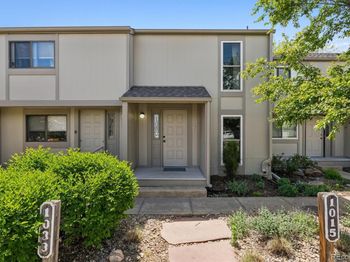 1039 E Moorhead Circle