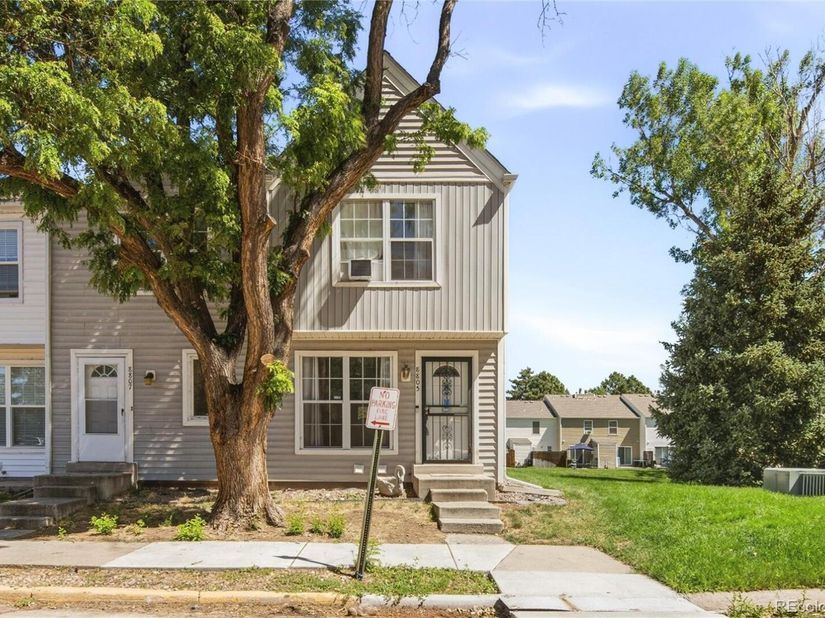 8805 W Floyd Avenue, Lakewood CO 80227