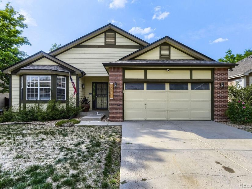 19091 E Chenango Circle, Aurora CO 80015