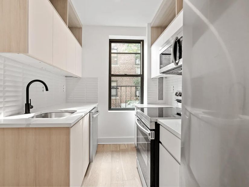 86 Thayer Street 2C, New York NY 10040