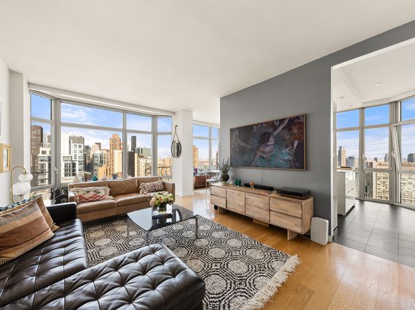 200 East 32nd Street 32E, New York NY 10016