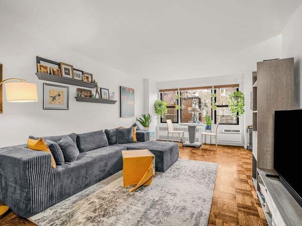 245 East 24th Street 6B, New York NY 10010